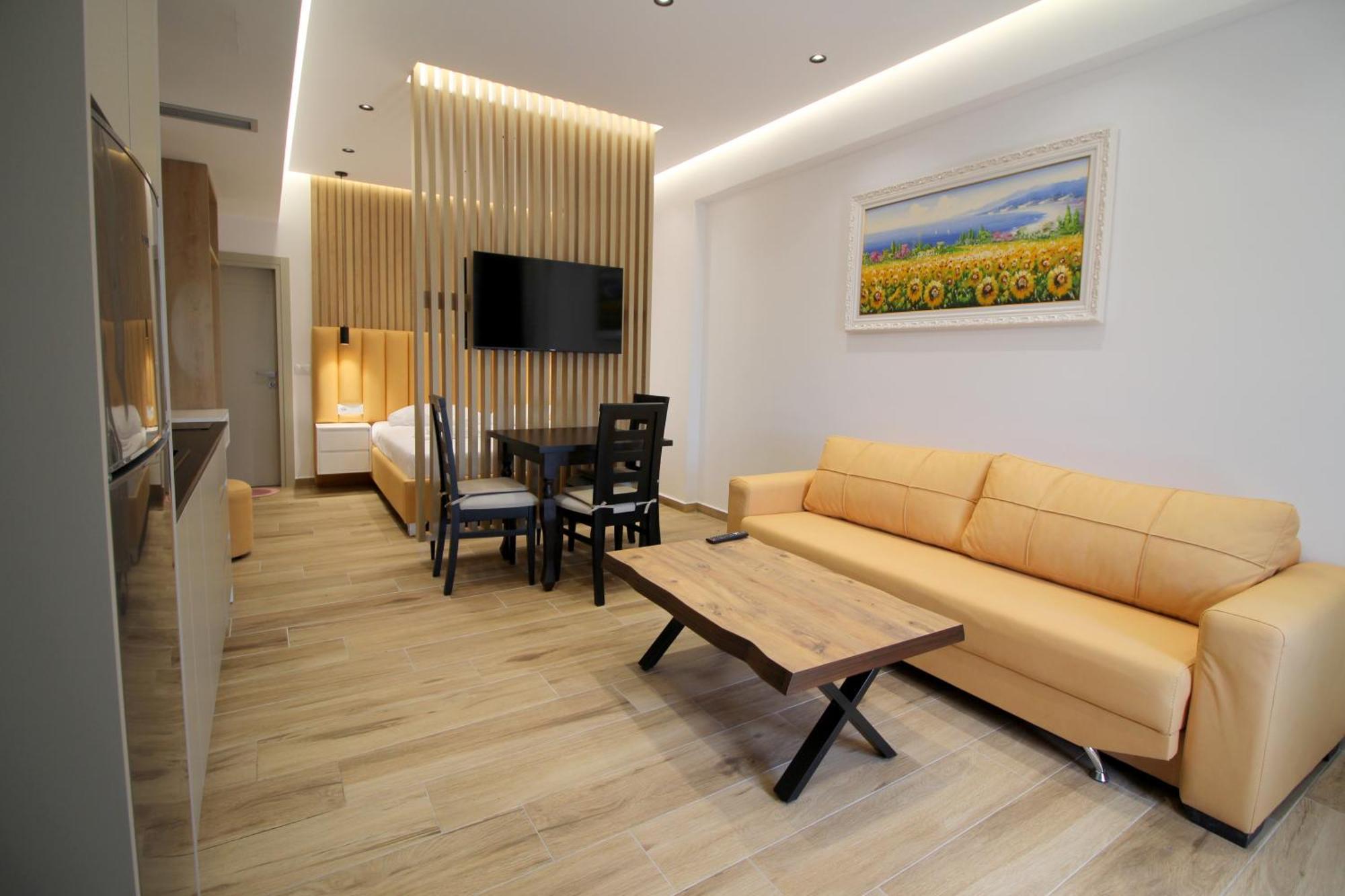 Alis Apartment *